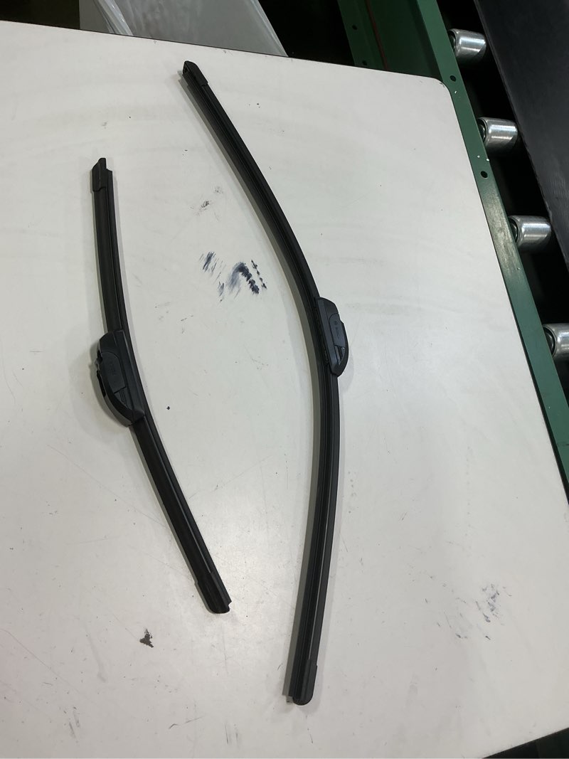 Condition photo showing Good Condition for BOSCH 26A17A ICON Beam Wiper Blades - Driver and Passenger Side - Set of 2 Blades (26A & 17A) Front (26A & 17A) ICON Combo Pack (Front)