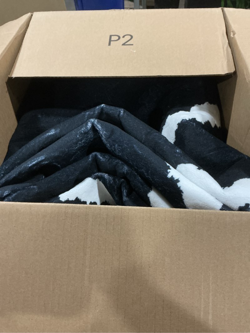 Condition photo showing Good Condition for YIHOUSE Black Modern Area Rugs 8x10,Large Black and White Rugs for Living Room,Wave Washable Rug 8x10,Thin Abstract Geometric Rug,Minimalist Striped Rugs for Bedroom,Office Black Curved Lines-1 8' x 10' (Rectangular)