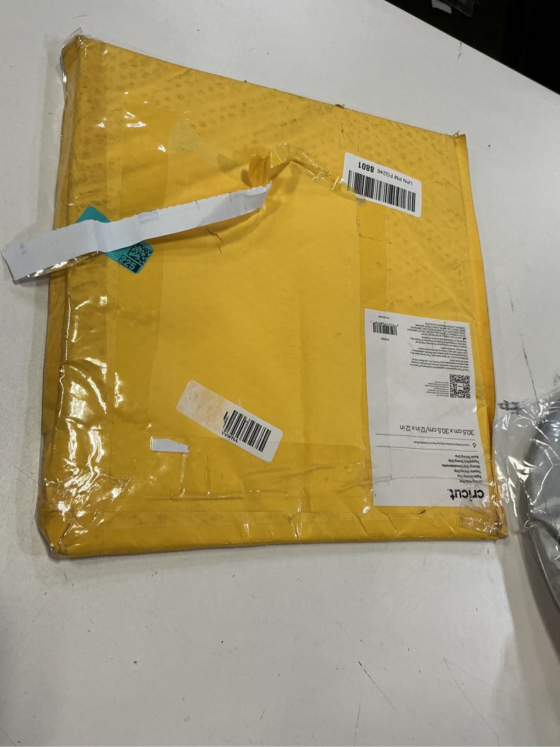 Condition photo showing New/Like New for Cricut StrongGrip Cutting Mat Pack (6 count, 12in x 12in) - for Explore & Maker Machines - for Chipboard, Matboard, Cardstock & Heavyweight Materials 12"L x 12"W 6 Count