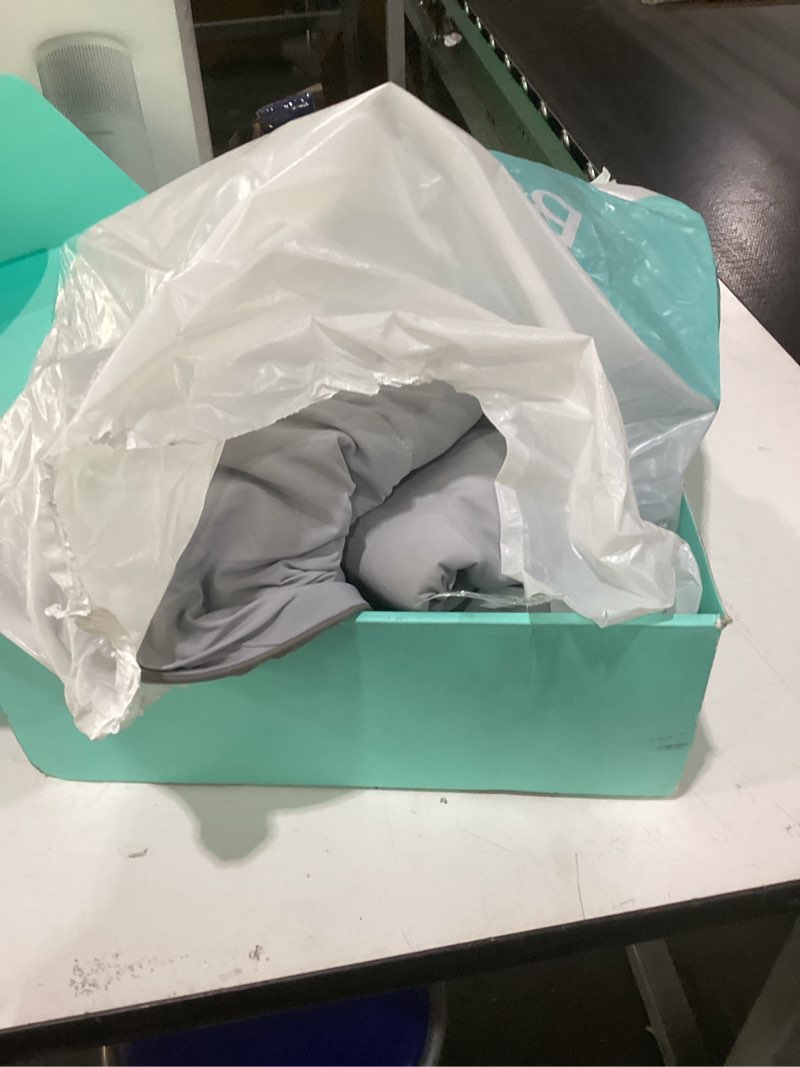 Condition photo showing Good Condition for Bedtter® Luxe Cooling Comforter - King/Cali King 106"x90",Ultra-Fine Fiber for Hot Sleepers, Lightweight & Hypoallergenic Summer Duvet, Quick Cool Technology, Cool Gray