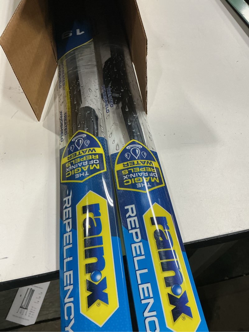 Condition photo showing Good Condition for Rain-X 810354 Repellency Water Repellent Wiper Blades, 26" & 19" Windshield Wipers,New & Improved Version of Latitude [Amazon Exclusive] 26" and 19" Repellency