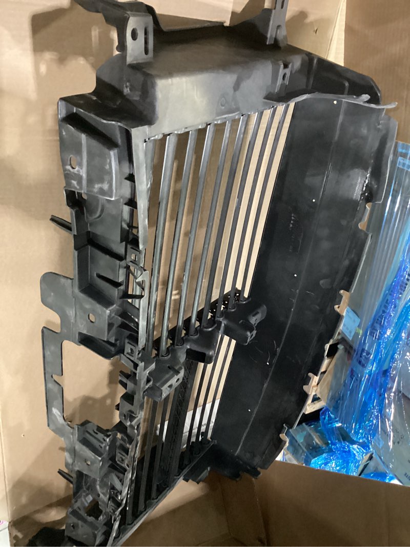 Condition photo showing As Is for labwork Radiator Upper Active Grill Shutter Assembly 601-514 Replacement for Expedition 2018-2024 Navigator 2021-2024 without Motor