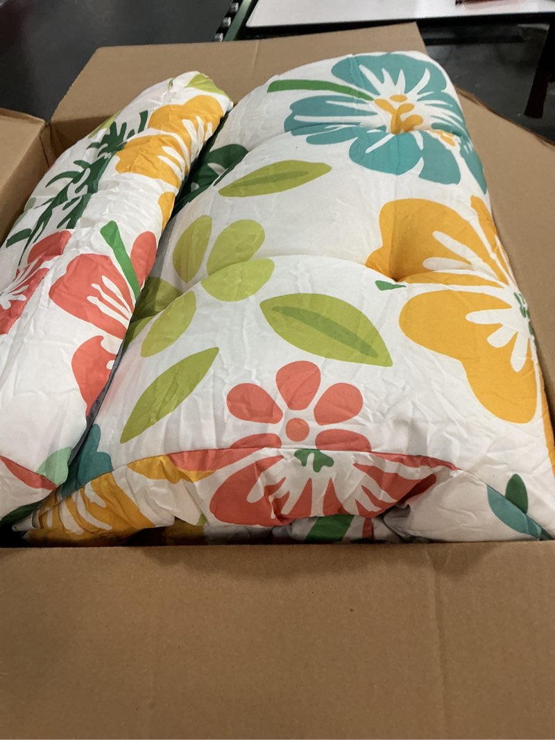 Condition photo showing Good Condition for outdoor chaise lounge chair cushion 75.1 x 22.8 x 4.7 inches 100% waterproof replacement cotton patio pool lounge chair cushion for outdoor furniture with ties, yellow-green leaf