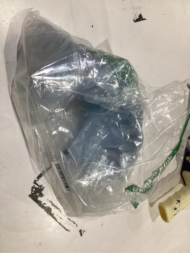 Condition photo showing Good Condition for BadenBach 12 PCS Clear Gift Bags with Handles, 16" x 6" x 12" Extra Large Transparent Gift Wrap Bags, Reusable PVC Tote Bag Bulk for Party Favors, Shopping, Boutique, Wedding Birthday Valentine's Day Clear - 16" x 12" x 6" 1 Count (Pack of 12)