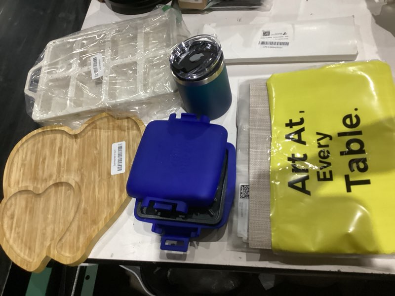 Condition photo showing Good Condition for assorted kitchen tools and accessories