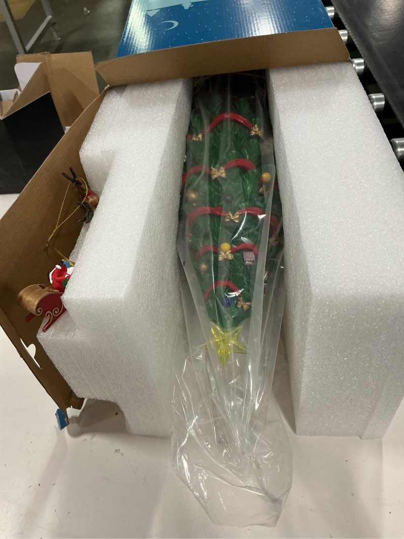 Condition photo showing Good Condition for Carole Towne Lighted Musical Trees