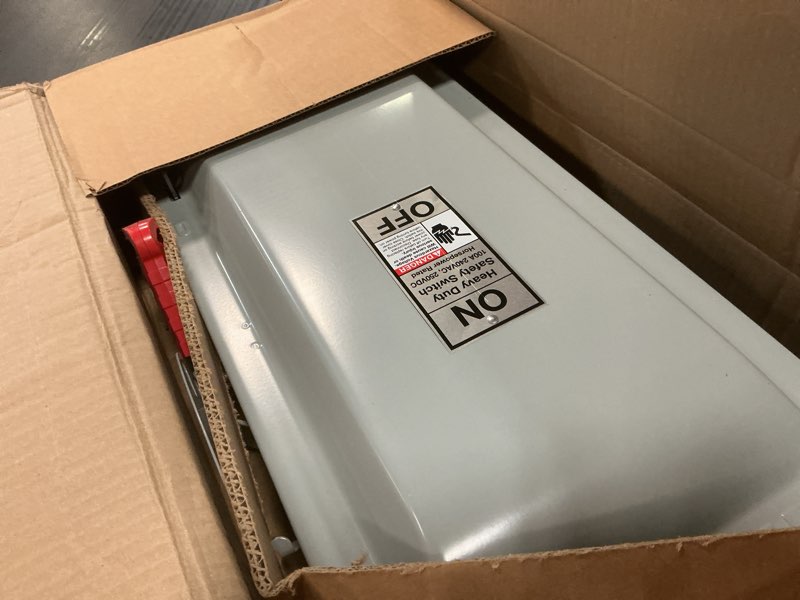 Condition photo showing Good Condition for siemens hf323n 100-amp 3 pole 240-volt 4 wire fused heavy duty safety switches