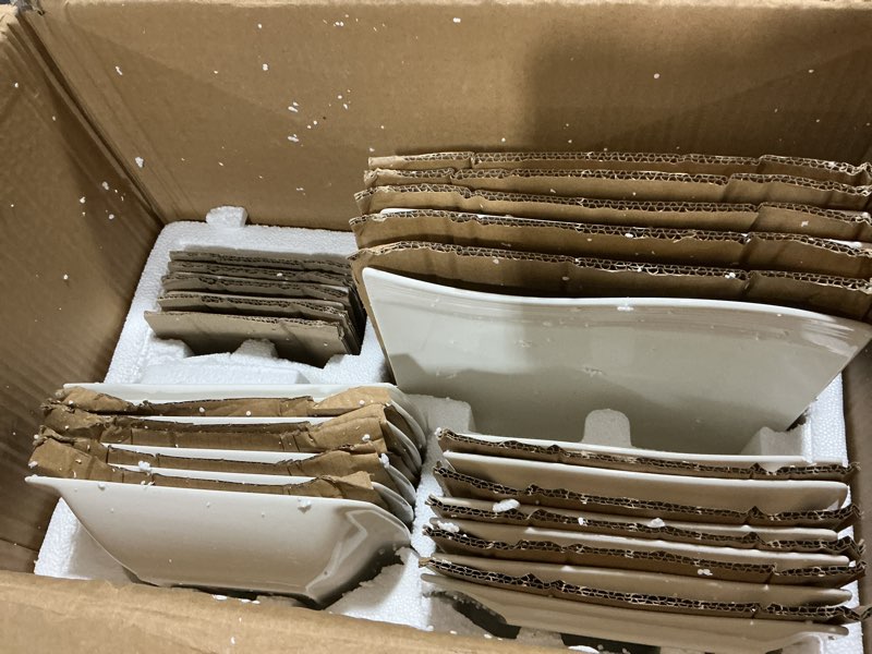 Condition photo showing Good Condition for MALACASA Ivory White Dinnerware Sets, 30-Piece Porcelain Plates and Bowls Sets, Modern Dish Set for 6, Square Plates Dinnerware Set Kitchen Dishware Sets, Microwave and Dishwasher Safe, Series Flora 30 Piece(Service for 6) Ivory White
