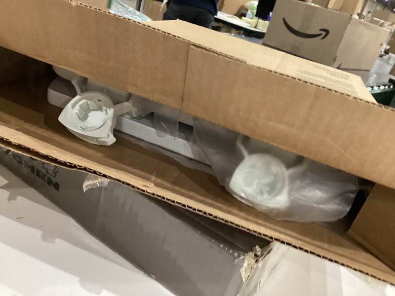 Condition photo showing Good Condition for Bemis 1500EC 390 Lift-Off Wood Elongated Toilet Seat, Cotton White (Pack of 1)