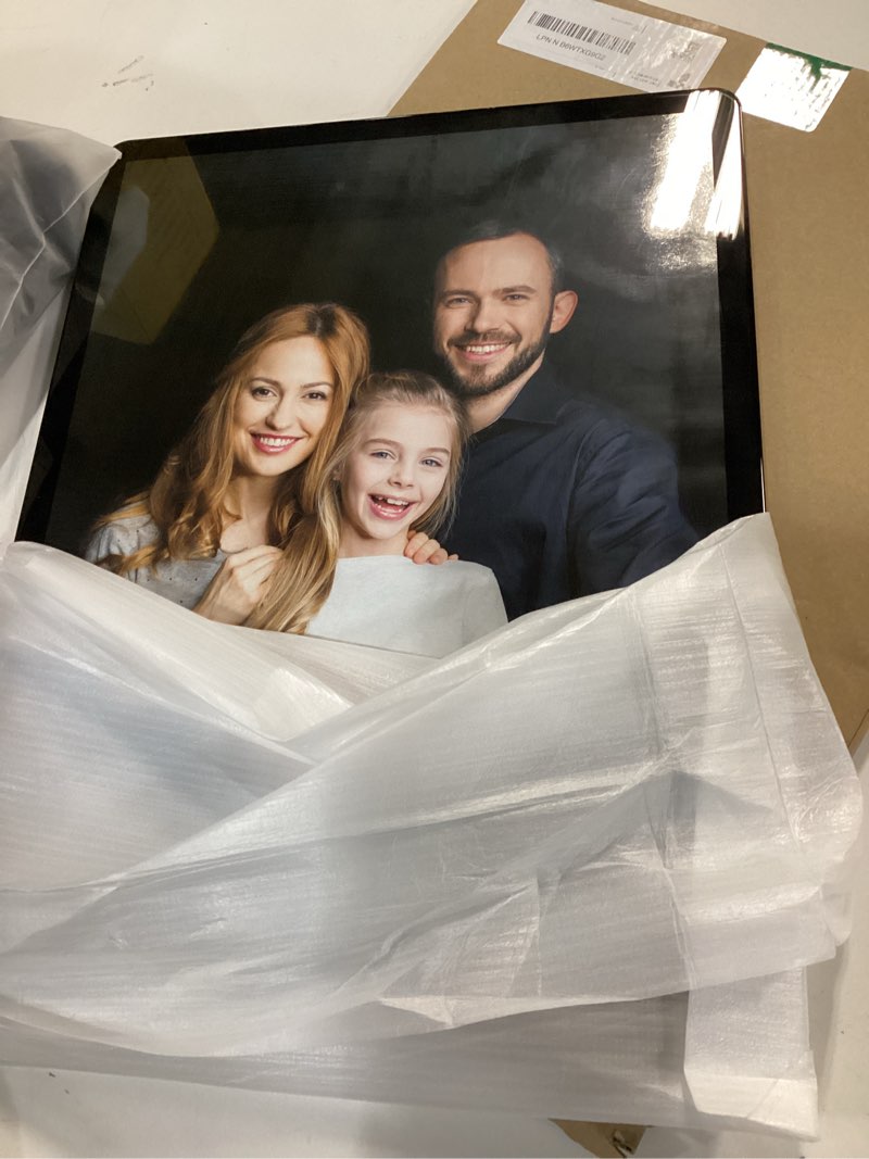 Condition photo showing Good Condition for Bluesun 11x14 Picture Frame Black, Real Glass Frame, can be Horizontal and Vertical, Matted for Wall and Tabletop Decor 11x14 ?1 Pcs? Black
