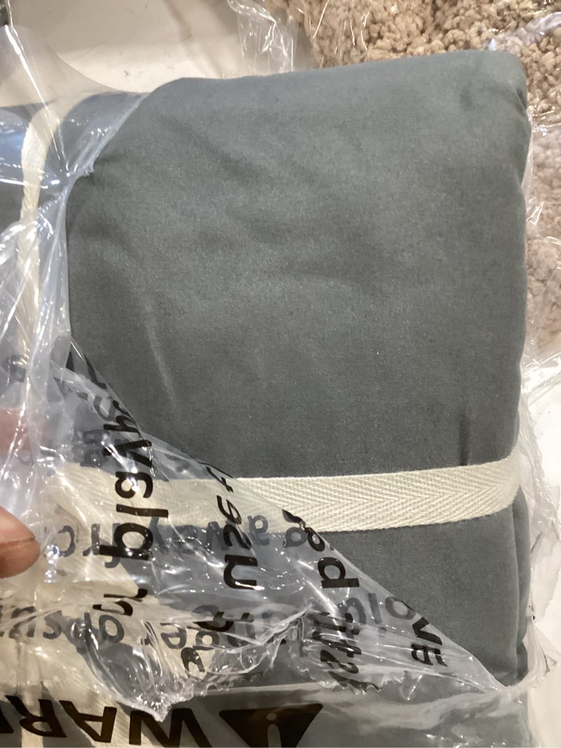Condition photo showing Good Condition for sonoro kate bed sheet set super soft microfiber 1800 thread count luxury egyptian sheets 18-inch deep pocket wrinkle and hypoallergenic-4 piece(california king dark grey) dark grey california king-4 piece