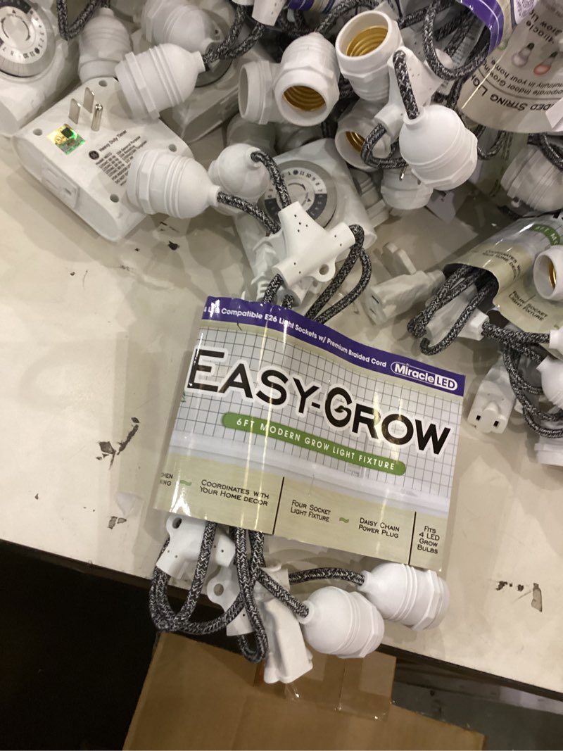 Modern grow light fixture