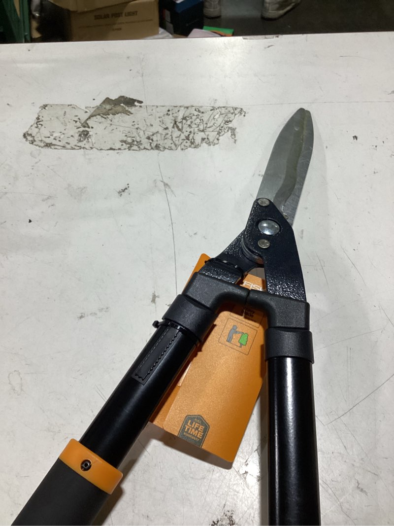 Condition photo showing Good Condition for fiskars 8-in steel standard hedge shears