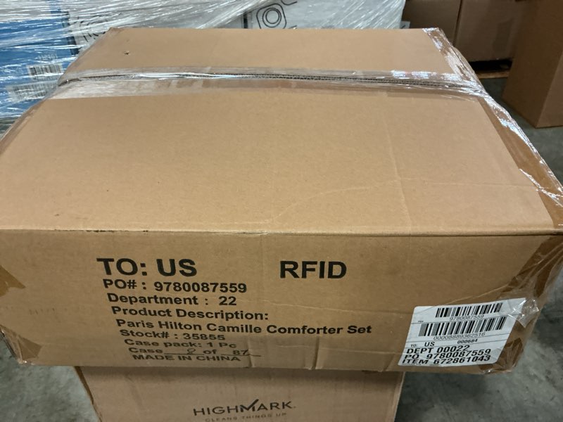 Condition photo showing New/Like New for paris hilton camille comforter set full/queen 