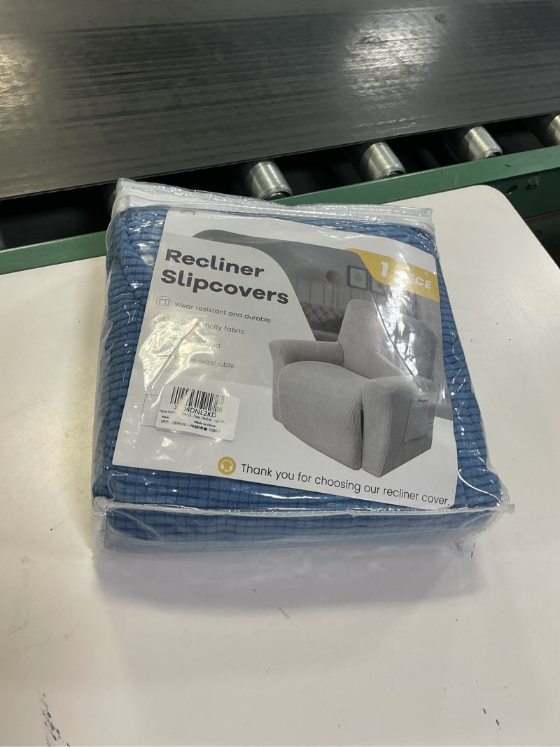 Condition photo showing New/Like New for Recliner Chair Cover Lazy Boy Recliner Covers Recliner Covers for Recliner Chair 1 Piece Furniture Protector Prevent wear and pet Hair?Recliner,Black? Black Recliner