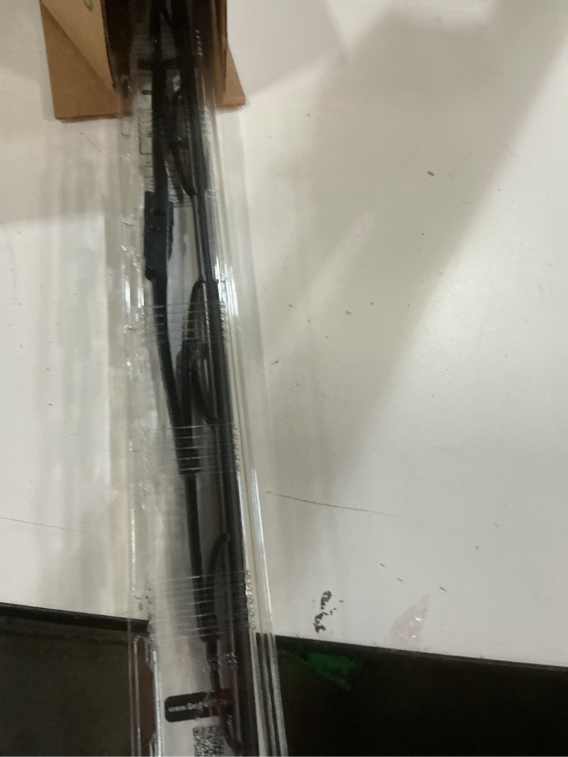 Condition photo showing Good Condition for conventional 31 series wiper blades 22  (31-22)