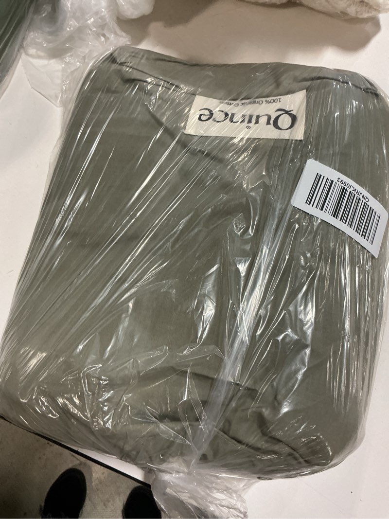 Condition photo showing New/Like New for organic crisp percale deluxe bedding bundle, queen, dried sage