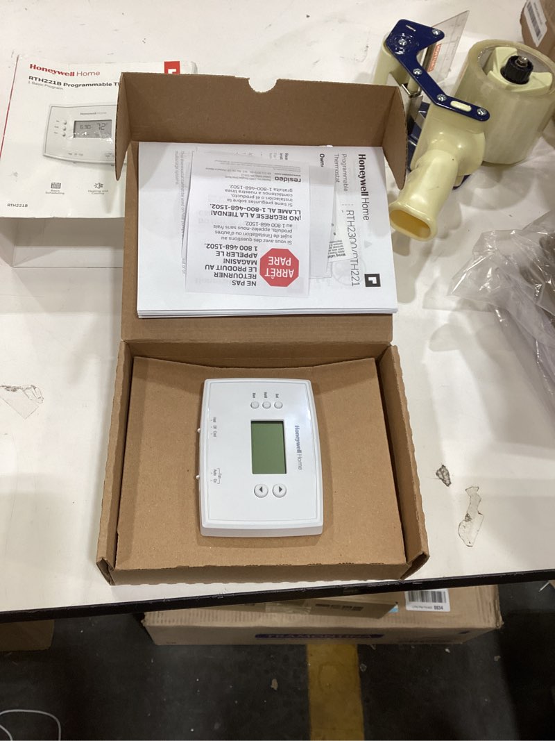 Condition photo showing Good Condition for Honeywell Home RTH221B1039 RTH221B Programmable Thermostat, White 3.5H x 4.75W x 1D (in.) Contemporary