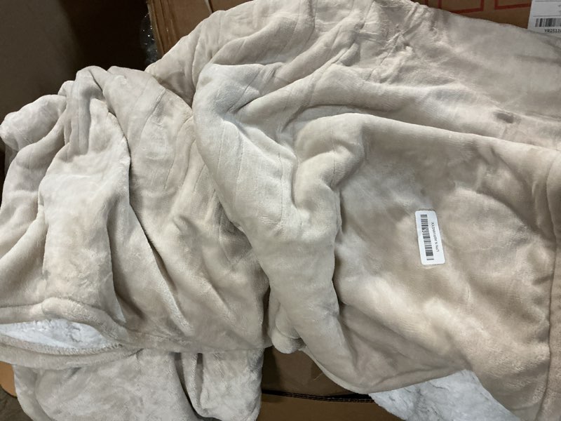 Condition photo showing As Is for Bedsure Electric Blanket King Size - Dual Control Heated Blanket King Size, Fast Heating with 10 Time Settings & 10 Heat Settings, Warm Gift for Grandma (100x90 inches, Cream) 02 - Cream King