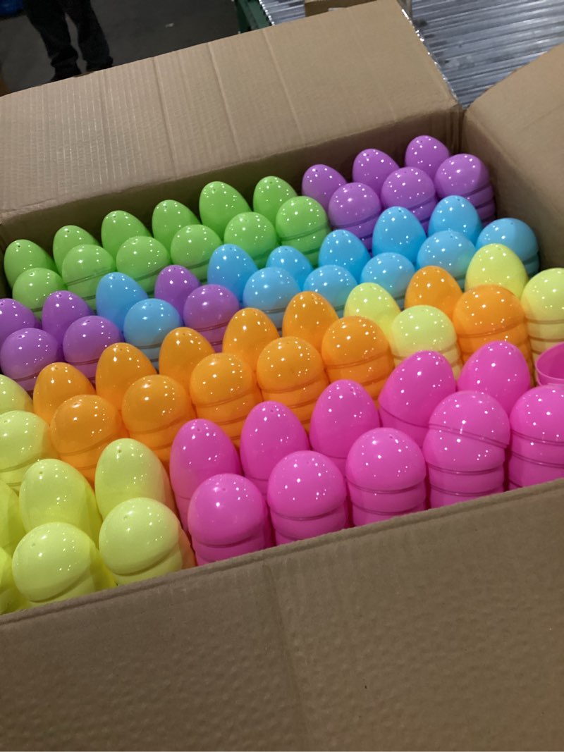 Condition photo showing New/Like New for joyin 3.15" pastel easter eggs, 500pcs large plastic eggs, empty colorful fillable eggshells for easter hunt, party favor, basket stuffers filler, classroom prize supplies