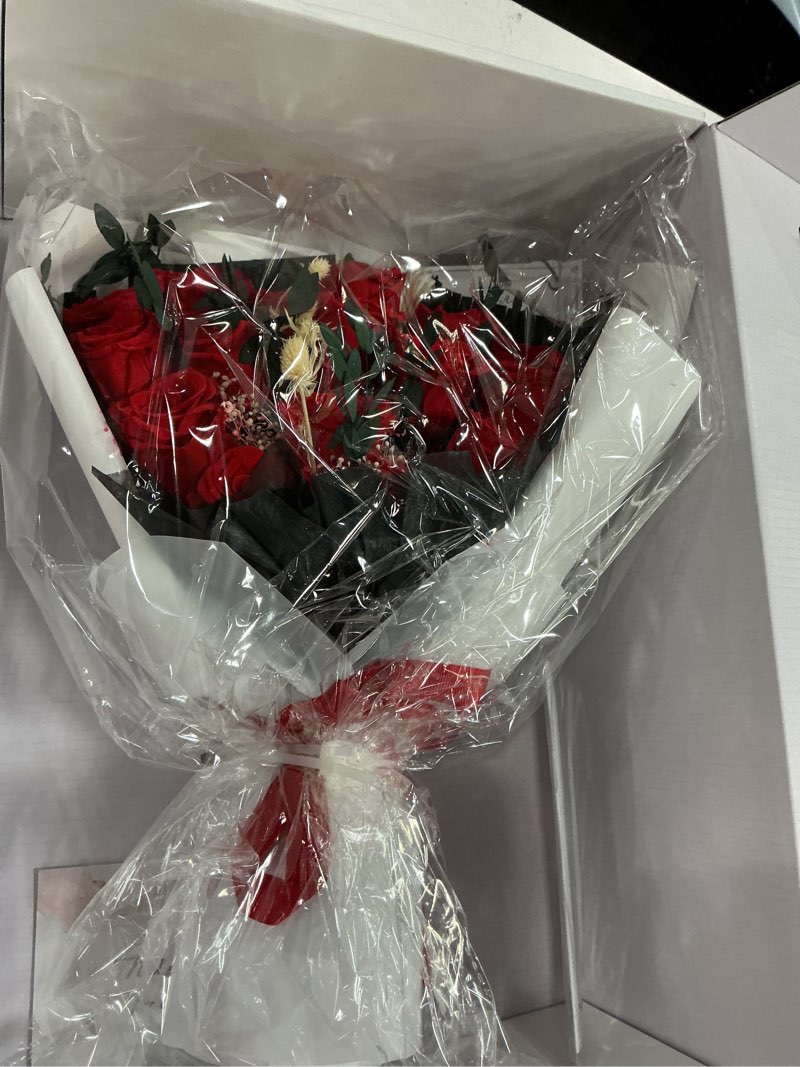 Condition photo showing New/Like New for qutawua 16 piece preserved flower rose bouquet, forever flowers romantic long lasting gift for delivery to women,valentine's.mother's day gift(red, 16 rose) red 16 rose