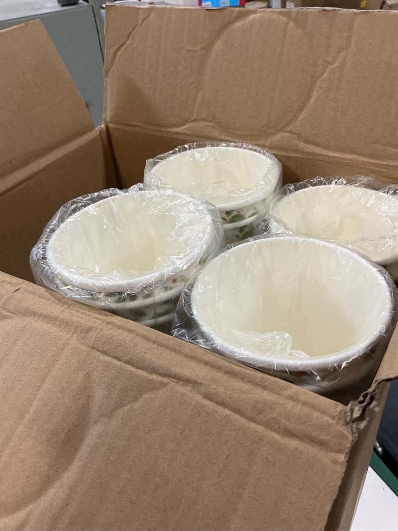 Condition photo showing Good Condition for 100 Pack 16 oz Christmas Disposable Coffee Cups with Snap-on Lids - for Hot or Cold Drinks, Paper Coffee Cups for Xmas Holiday Table Decorations Party Supplies, 5 Assorted Christmas Styles