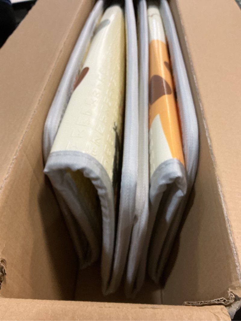 Condition photo showing Good Condition for PLGLOG Baby Play Mat,59"x59" Foldable Play Mat,Reversable,0.8" Thick Waterproof Baby Floor Playmate for Babies Crawling,Toddlers,Infants,Play & Tummy Mat,Giraffe Giraffe+Tree 59 X 59 X 0.8