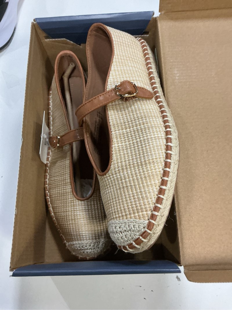 Condition photo showing New/Like New for free assembly women's mary jane espadrilles, sizes 9