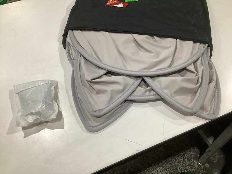 Condition photo showing Good Condition for roccs sunshade roof for tesla model y 2020-2024 colorful ice crystal glass roof sunshade sunroof no-sag design retractable sunshade heat insulation roof window sun protection snap foldable (white) white(modely 2020-2024?