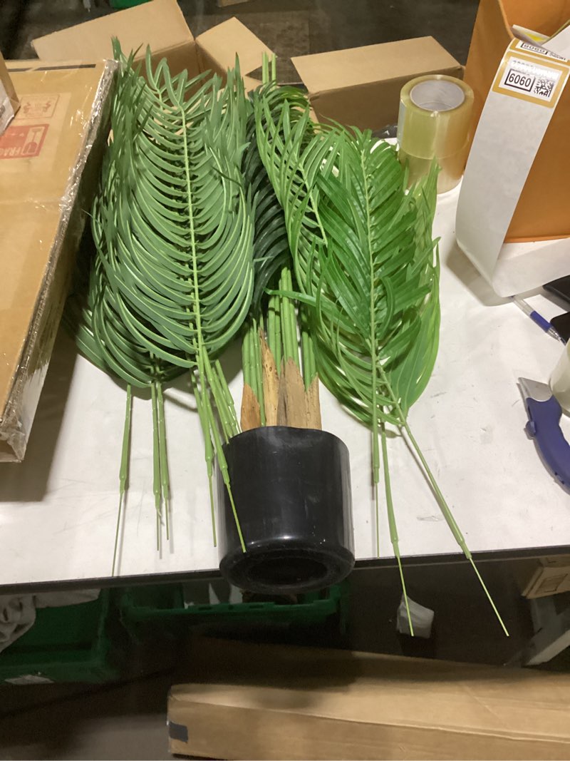 Condition photo showing Good Condition for Artificial Tropical Palm Leaves Stems 12 Pcs, Fake Monstera Plants Areca Leaf Plants Faux Greenery Bushes Realistic Farmhouse Plant for Home Kitchen Garden Bathroom Decor Outdoor Indoor Decoration Palm Leaves Stem -12 Pcs