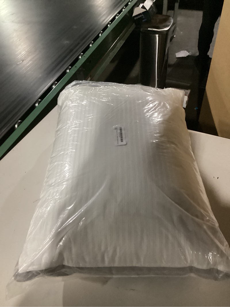 Condition photo showing New/Like New for Isotonic Indulgence Synthetic Down Pillow | Side Sleeper (Standard/Queen)