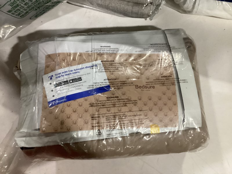 Condition photo showing New/Like New for bedsure khaki duvet cover king size - 3 pieces prewashed extra soft bedding set, includes 1 duvet cover 104x90 inches with zipper closure & 2 pillow shams, comforter not included 02 - khaki (no comforter) king (104" x 90")