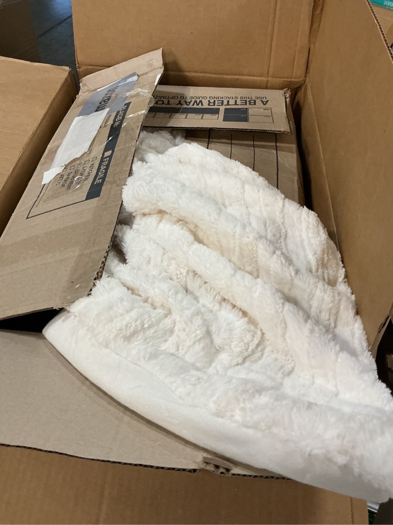 Condition photo showing As Is for smoofy fluffy queen comforter set 3 pieces - cream white fleece fluffy comforter set, luxury fuzzy queen bedding set, soft warm bed set all season, heavy faux fur comforter with 2 pillow cases 3 piece-queen (90”x90'') cream white