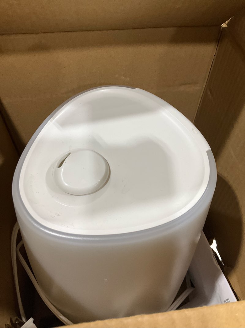 Condition photo showing Good Condition for Vicks FilterFree Plus Cool Mist Plus Humidifier (VUL565), Medium Room –Filter-Free Cool Mist Humidifier for Baby, Kids and Adult Rooms, Works with Vicks VapoPads