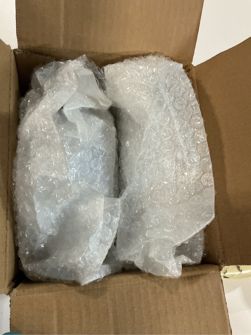 Condition photo showing New/Like New for BESTSTAR 7 Inch White with Gold Rim Plastic Plates,100PCS Disposable Dessert/Appetizer/Small Cake Plates,Heavy Duty Plate Ideal for Christmas, Wedding and Birthday 7 inch White Gold