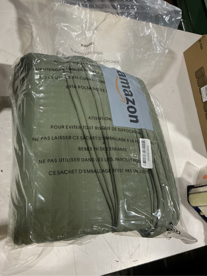 Condition photo showing New/Like New for wrensonge queen quilt-3 pieces lightweight bedspreads olive green queen size quilt bedding set for all seasons, soft summer coverlet with 2 pillow shams suitable for bed & couch