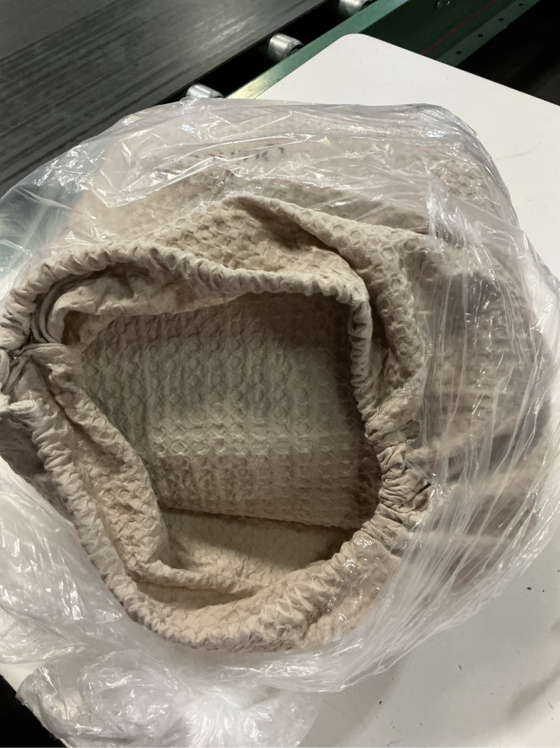 Condition photo showing Good Condition for organic luxe honeycomb duvet cover set, full/queen, sand