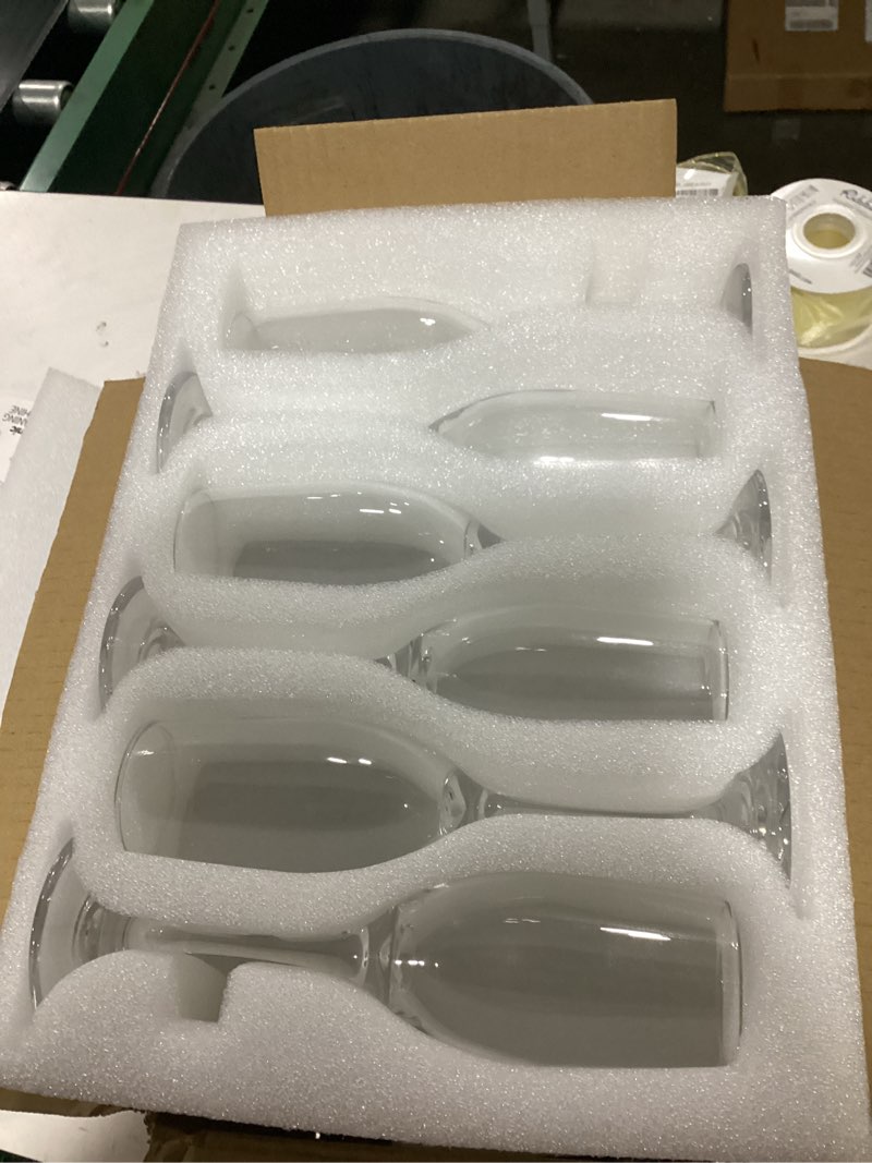 Condition photo showing New/Like New for umeied champagne glasses, set of 12 champagne flutes with classic shape, long stem sparkling wine glasses for wedding, restaurant, bar, wine toasting, clear transparent set of 12