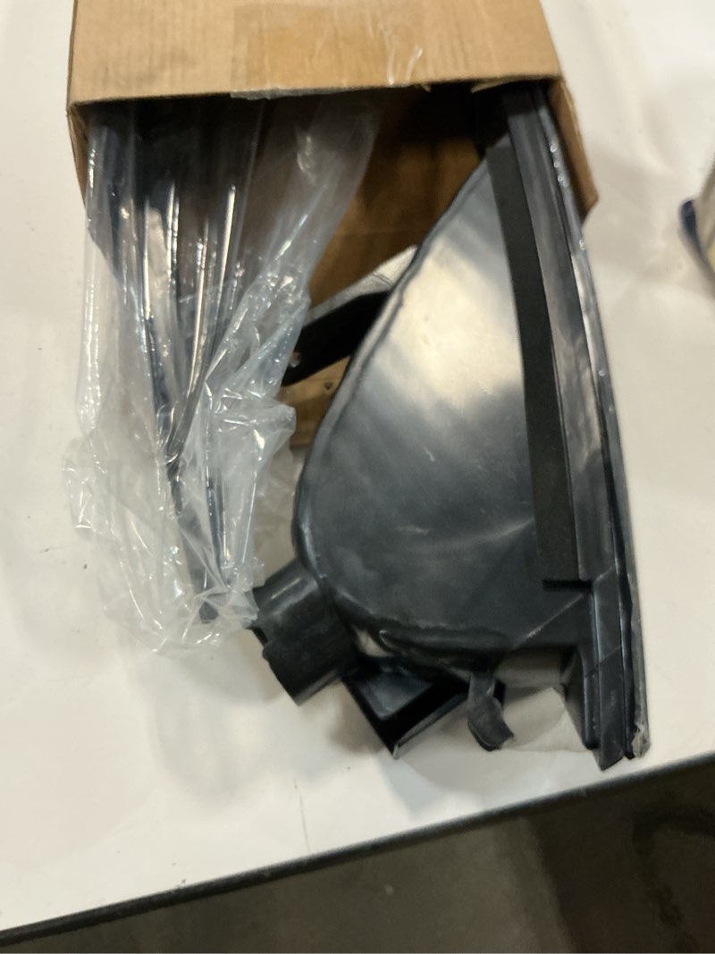 Condition photo showing Good Condition for front turn signal marker light housing compatible with acura tl 2009-2011, [dot] side marker lights cover [no bulbs], replace oem #33301tk4a01, 33351tk4a01, ac2533103, ac2532103, smoked lens