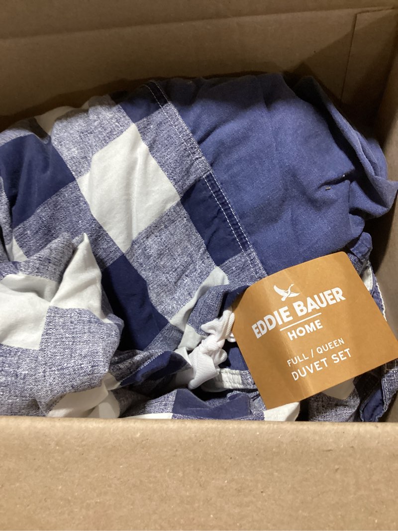 Condition photo showing Good Condition for eddie bauer lakehouse plaid blue comforter set