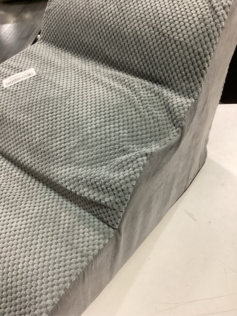 Condition photo showing Good Condition for Chic Threads Dog Stairs for Small Dogs, 3-Step Dog Stairs for High Beds and Couch, Pet Steps for Small Dogs and Cats?Non-Slip Stable Indoor Dog Steps 3-steps
