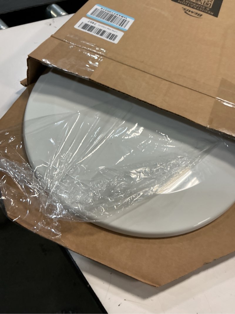 Condition photo showing As Is for bemis 500ec 390 toilet seat with easy clean & change hinges, 1 pack round, cotton white round basic