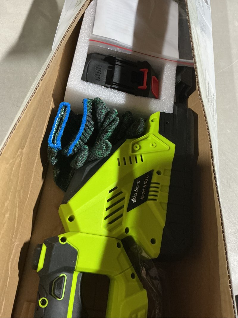 Condition photo showing Good Condition for 20'' hedge trimmer cordless with battery, 3000rpm electric handheld bush clipper with 2pcs 2000mah rechargeable batteries, 180° rotatable head, 2/3'' blade gap green green 2.0ah