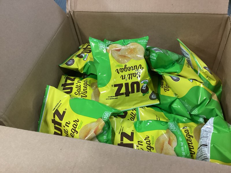Condition photo showing Good Condition for Utz Salt & Vinegar 1 oz. Bags, 42 Count Crispy Fresh Potato Chips, Crunchy Individual Snacks to Go, Cholesterol, Trans-Fat & Gluten Free ( feb 16/2026 )