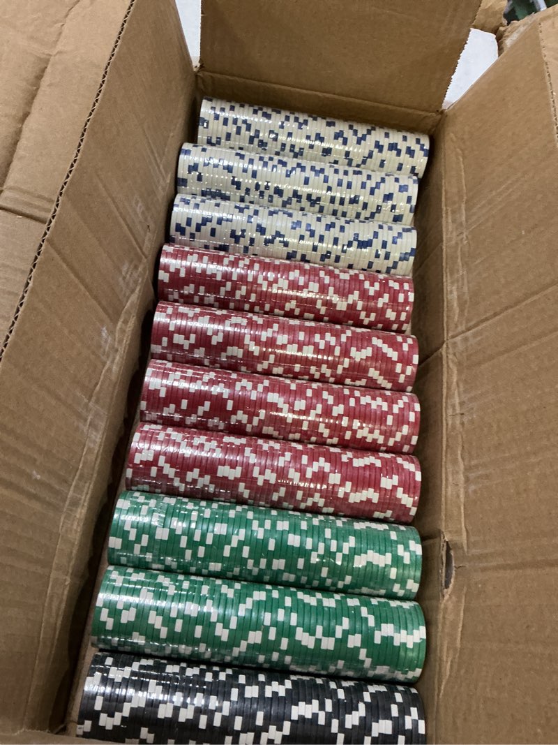 Condition photo showing New/Like New for Trademark Poker Set 500pc