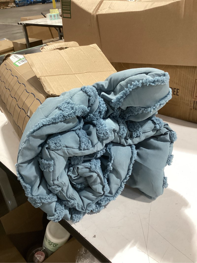 Condition photo showing Good Condition for Similar to Bedsure Boho Tufted Twin Comforter Set - Beige Boho Bedding Comforter Sets, 2 Pieces Farmhouse Shabby Chic Embroidery Bed Set, Soft Fluffy Cozy Arch Pattern Comforter for All Seasons Twin/Twin XL 01 - Beige - Arch Jacquard