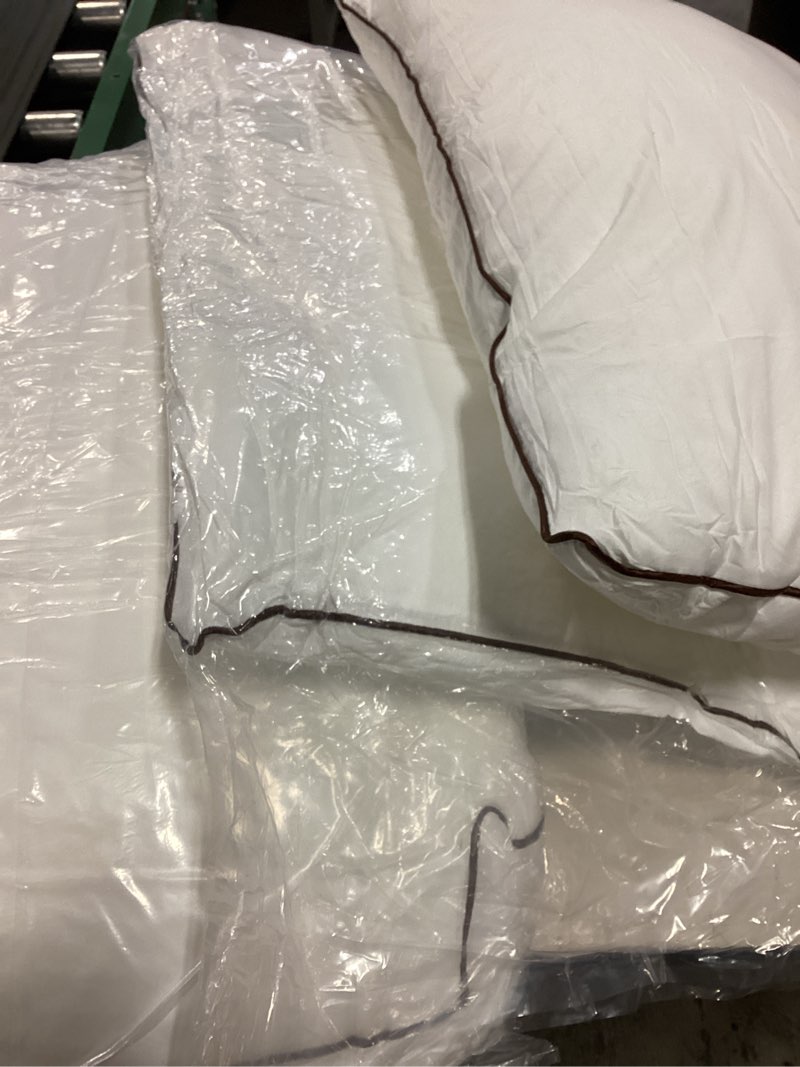 Condition photo showing Good Condition for JOLLYVOGUE Pillows Queen Size Set of 4 for Sleeping, Soft and Supportive Bed Pillow with Down Alternative Filling for Side and Back Sleepers, Hotel Collection