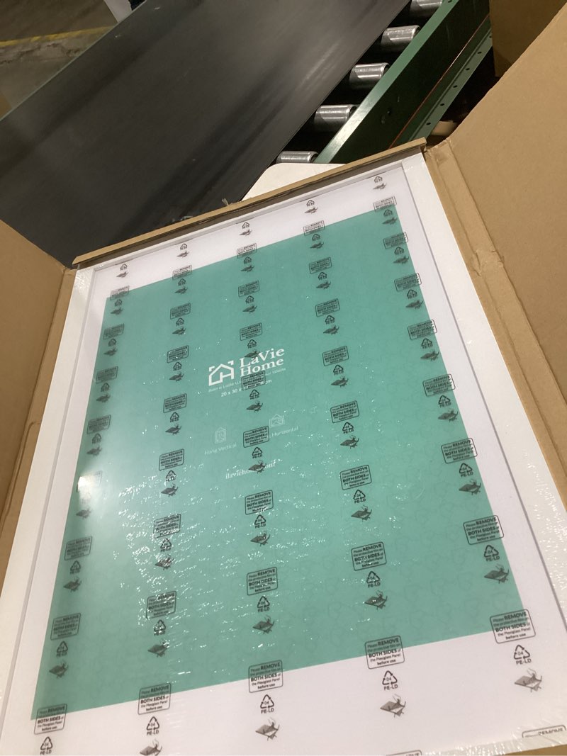 Condition photo showing Good Condition for lavie home 20 x 30 poster frame white, display pictures 18x24 with mat or 20x30 without mat, stable and sturdy picture frame and polished plexiglass, horizontal and vertical format of the wall?1 pack? 20x30 white