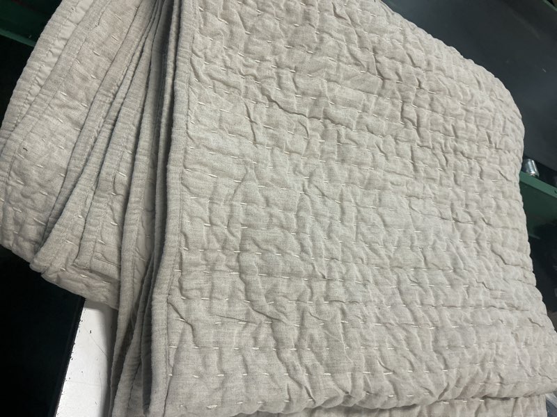 Condition photo showing Good Condition for quince european linen/ cotton natural stitch quilt full/ queen
