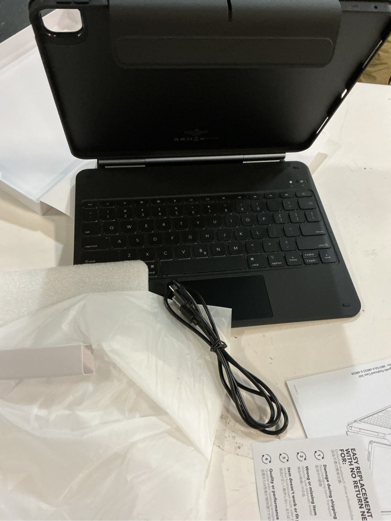 Condition photo showing Good Condition for esr ipad pro 13 inch case with keyboard (m5/m4, 2025/2024), ipad pro 13 keyboard case with easy-set magnetic stand, portrait/raised modes for ipad pro 13, removable, rebound 360 series, black